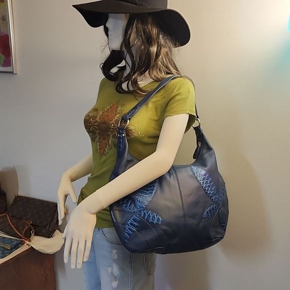 CHI brand leather handbag - Picture 12 of 14